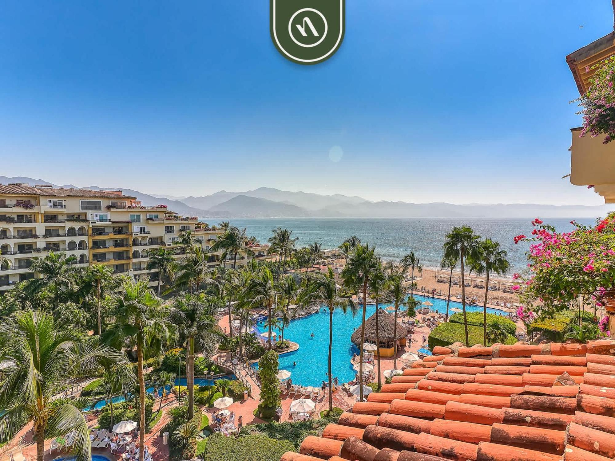 Beachfront 3 Bedroom Condo With Pools - Beachclub Puerto Vallarta Exterior photo